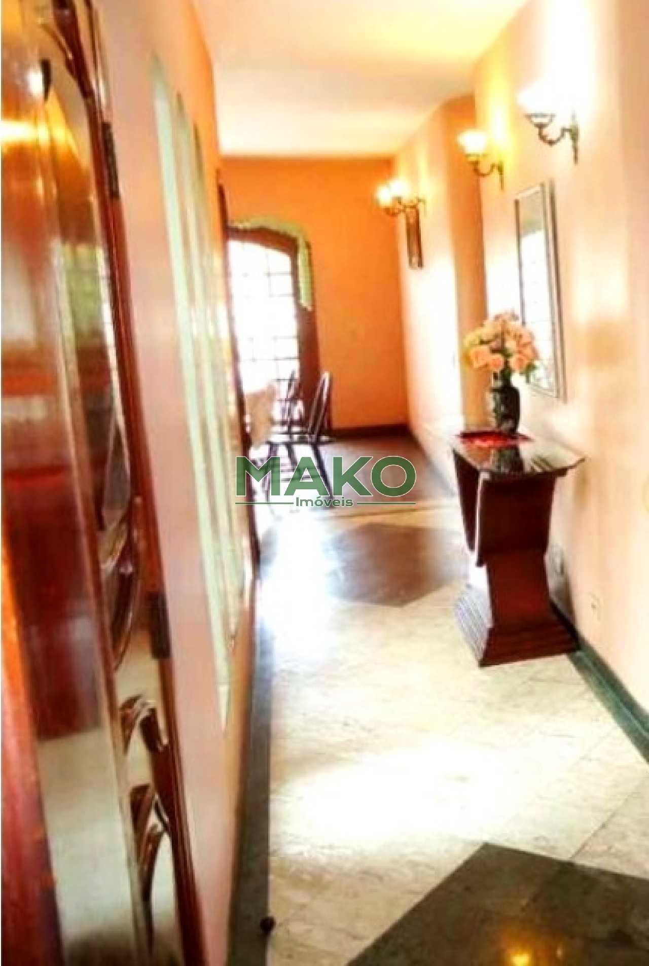 Sobrado, 3 quartos, 303 m² - Foto 2