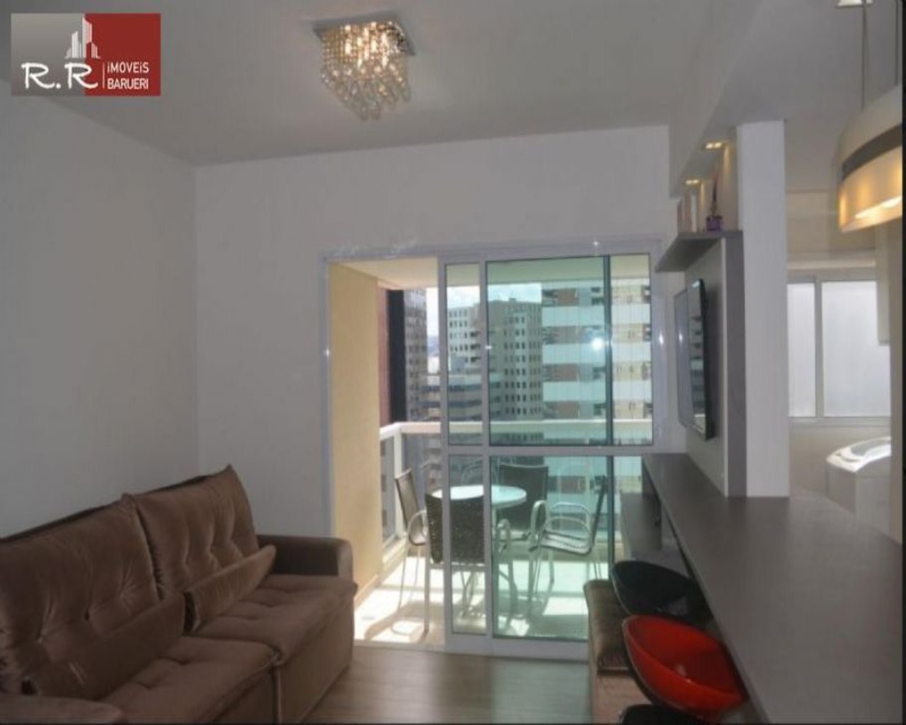 Apartamento à venda com 2 quartos, 77m² - Foto 2