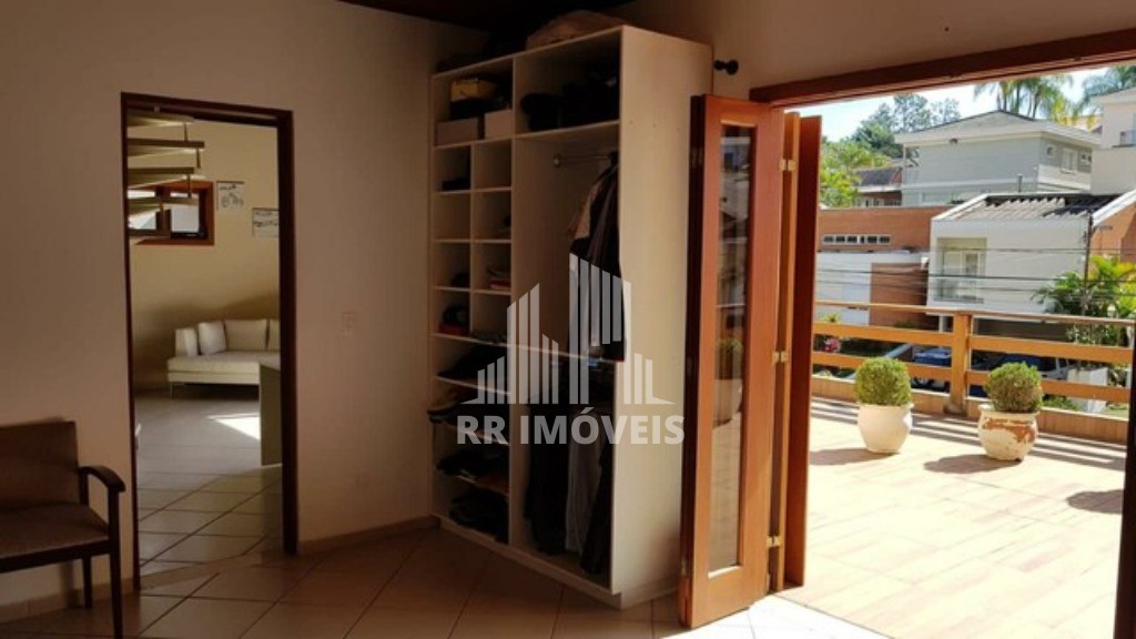 Casa à venda com 3 quartos, 219m² - Foto 8