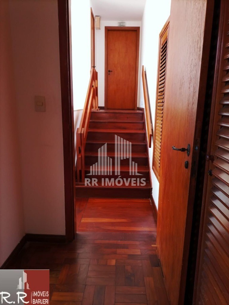 Casa à venda com 3 quartos, 300m² - Foto 13