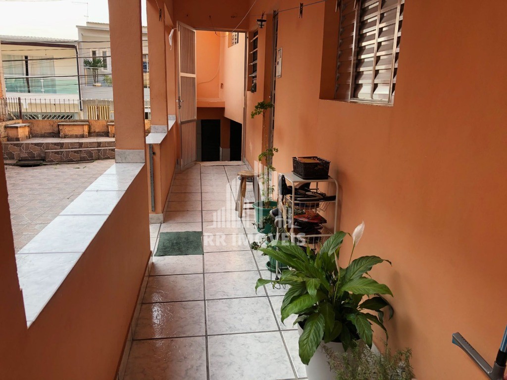 Casa à venda com 3 quartos, 200m² - Foto 23