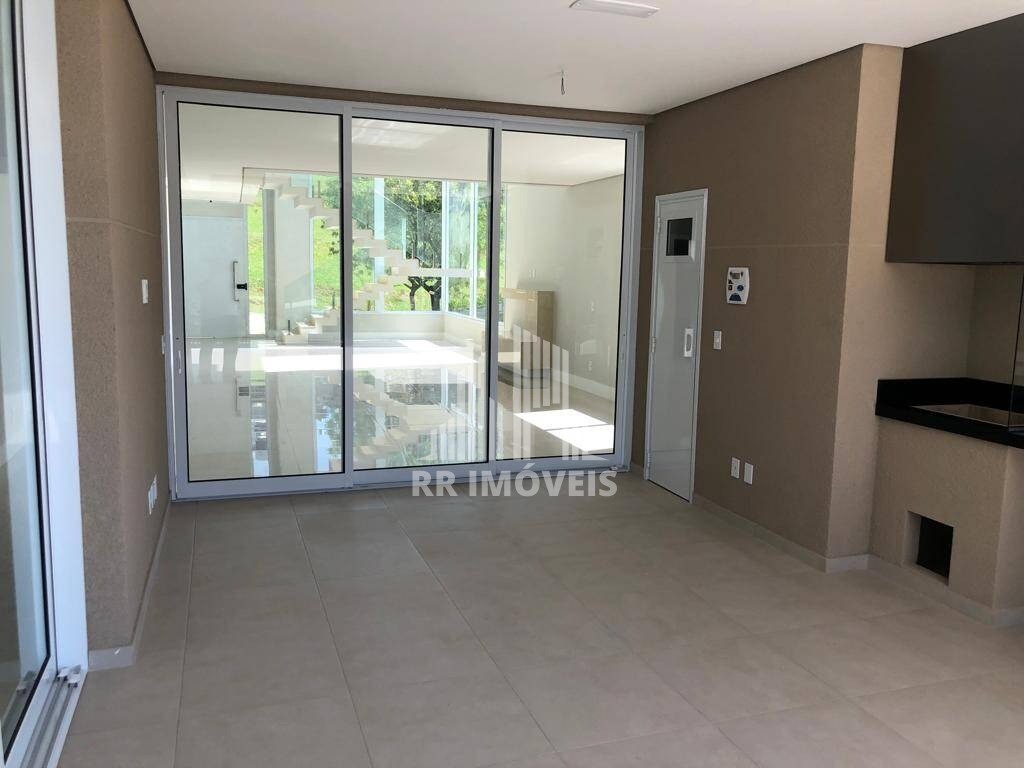 Casa à venda com 4 quartos, 345m² - Foto 4