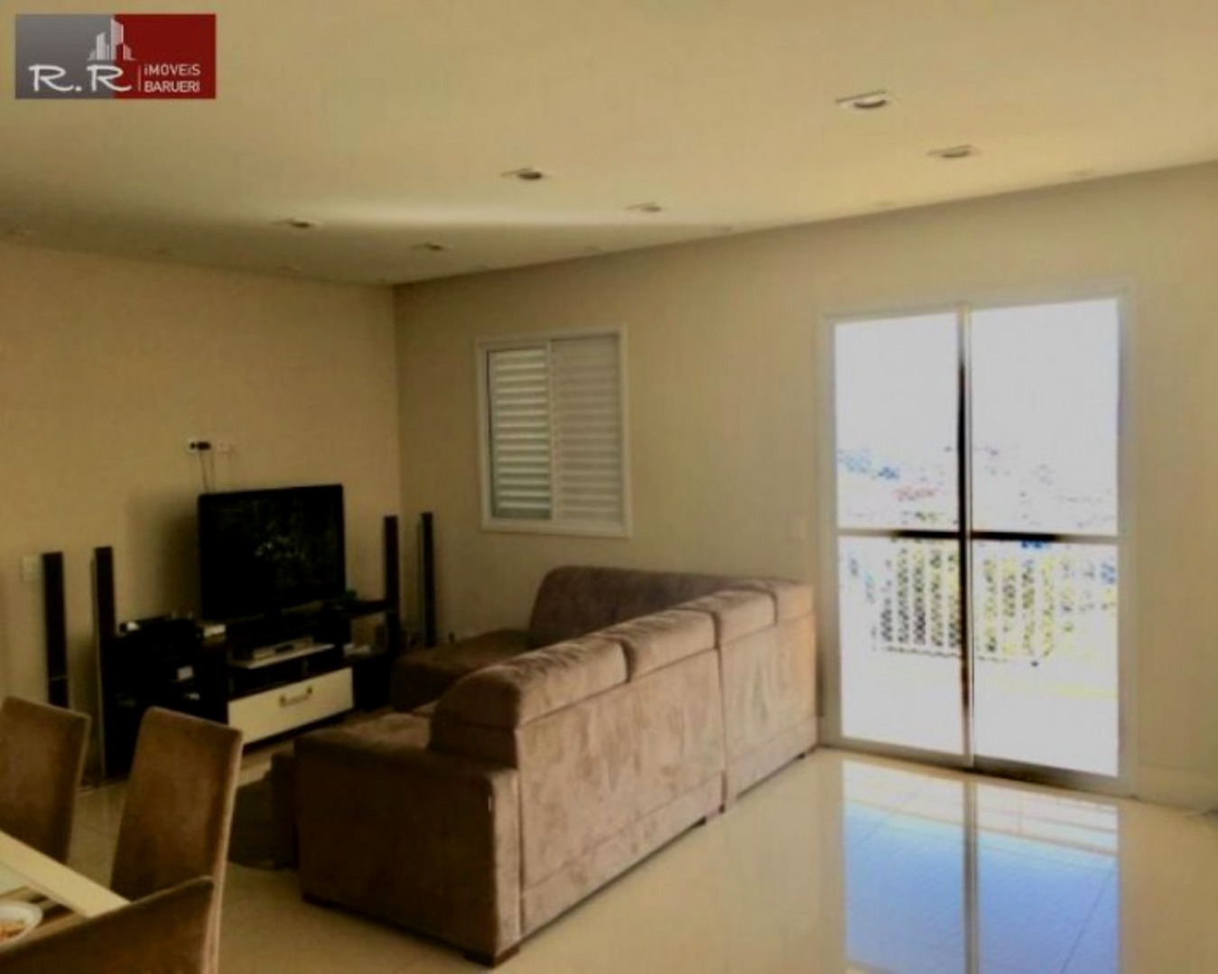 Apartamento à venda com 3 quartos, 105m² - Foto 2