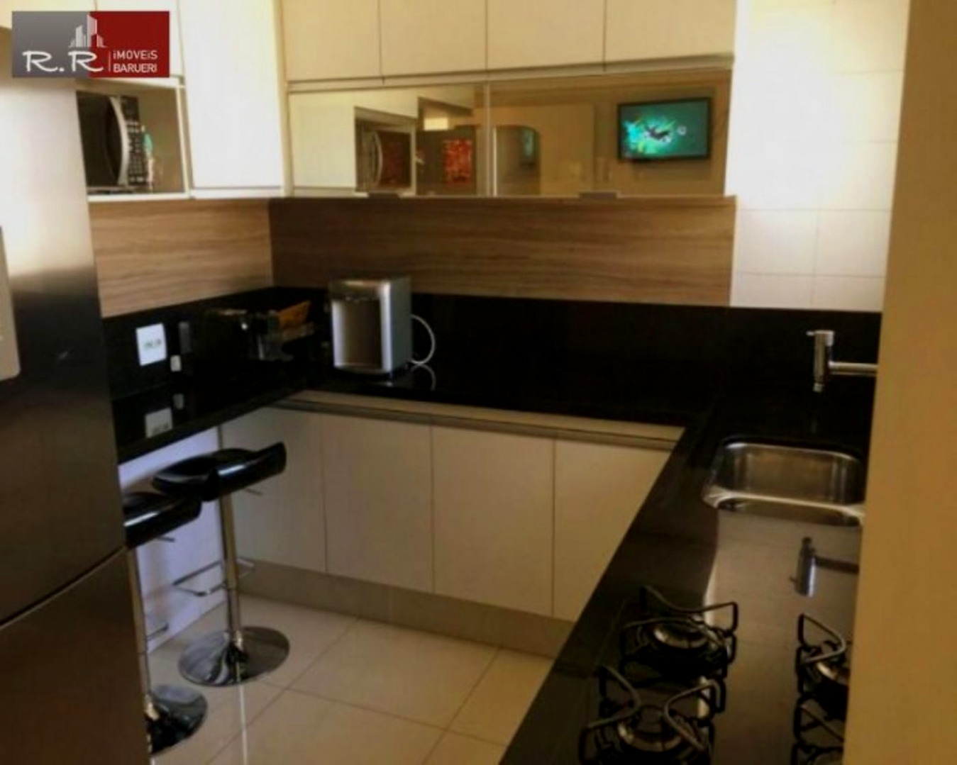 Apartamento à venda com 3 quartos, 105m² - Foto 1