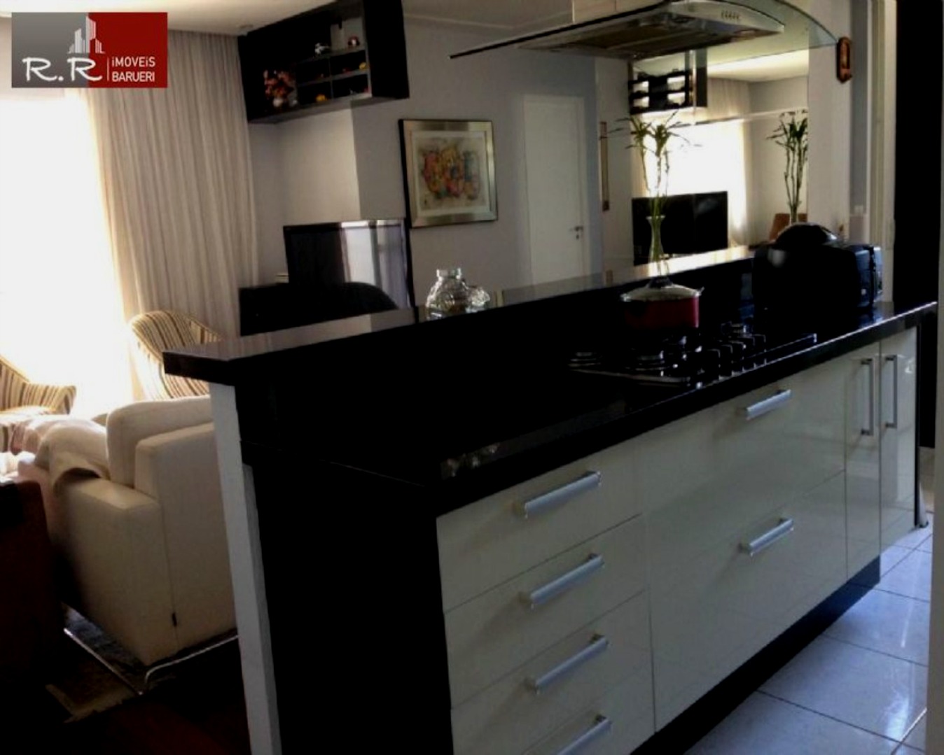 Apartamento à venda com 2 quartos, 80m² - Foto 2