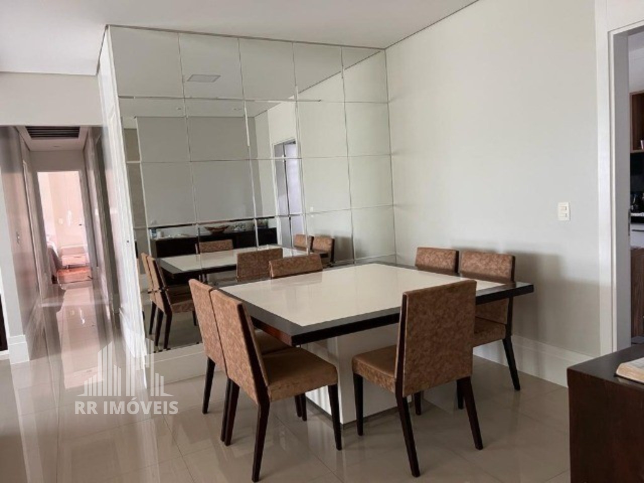 Apartamento à venda com 3 quartos, 133m² - Foto 2