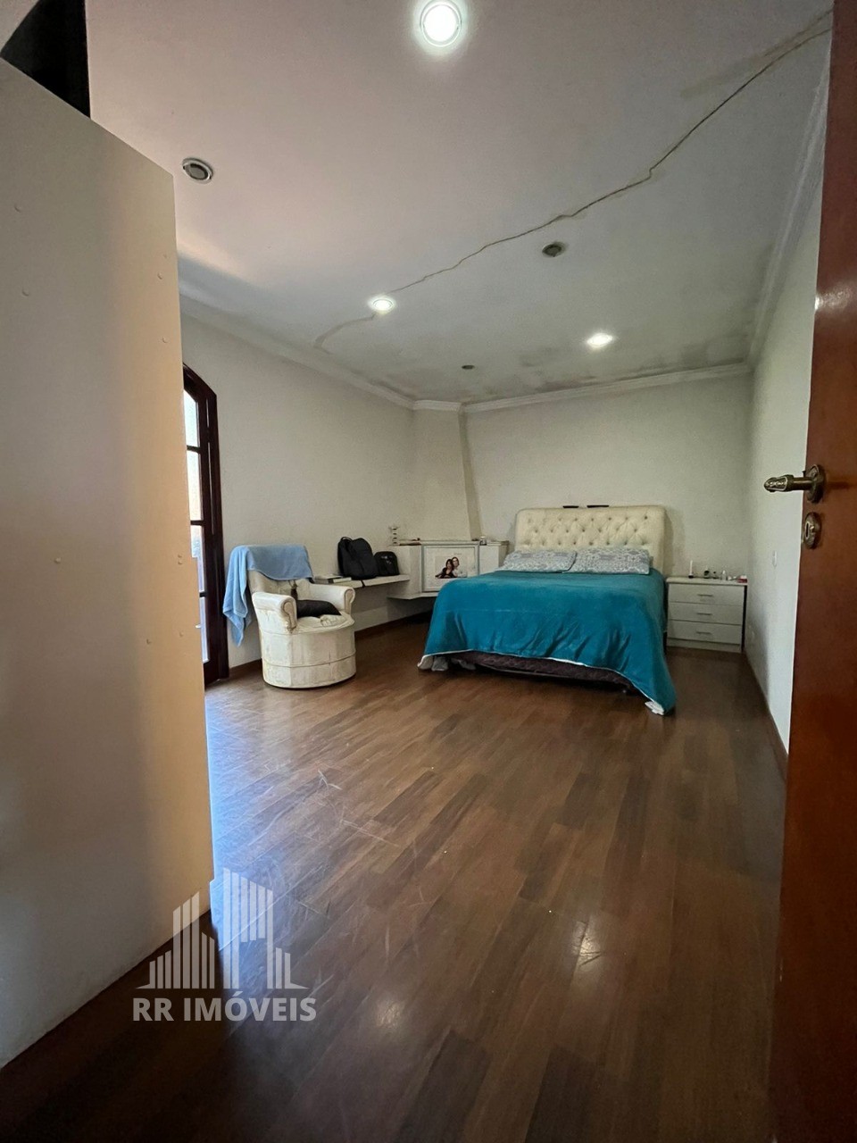 Casa à venda com 3 quartos, 250m² - Foto 11