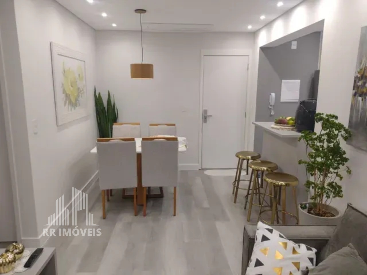 Apartamento à venda com 2 quartos, 70m² - Foto 3