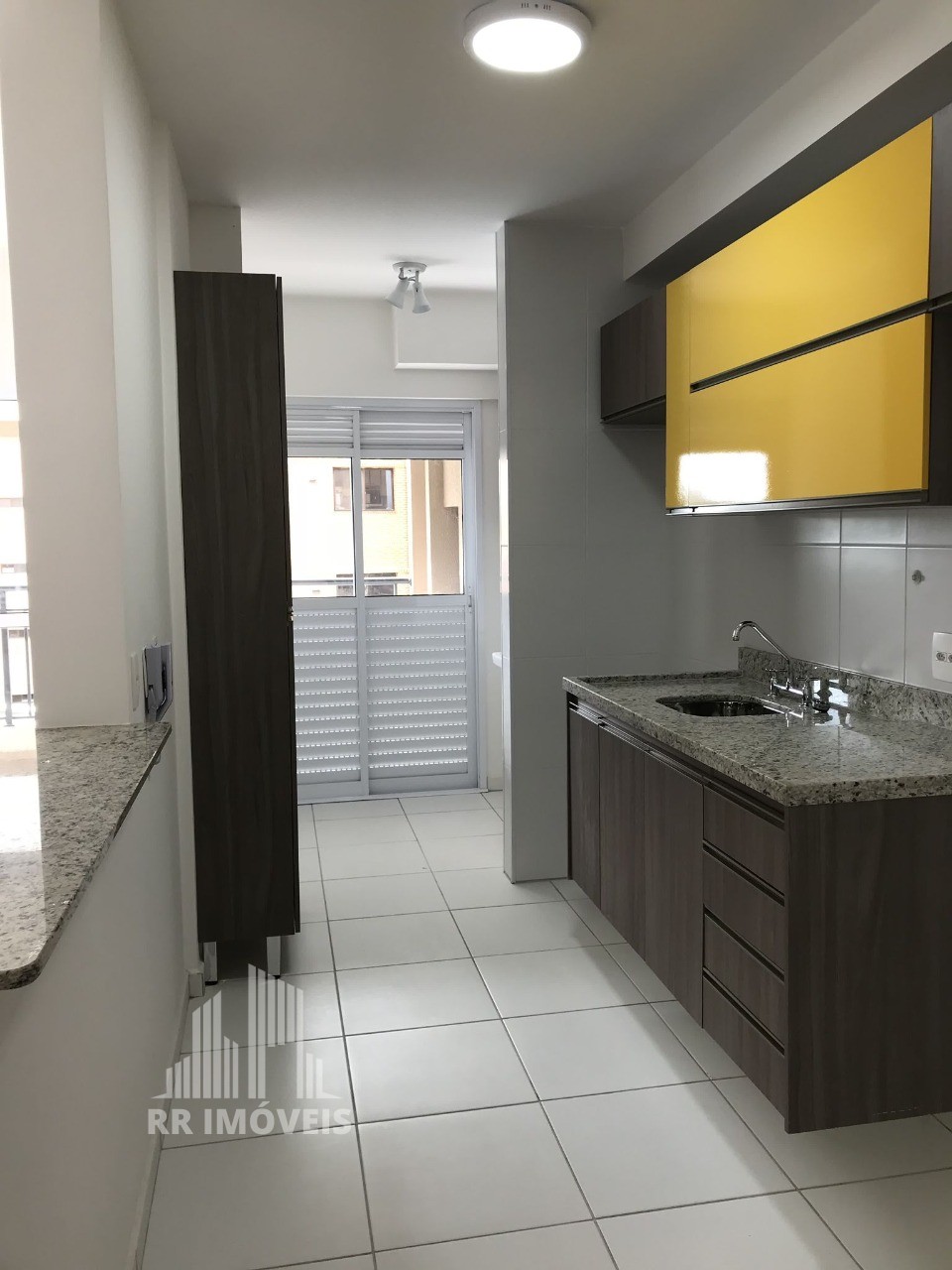 Apartamento à venda com 2 quartos, 69m² - Foto 1