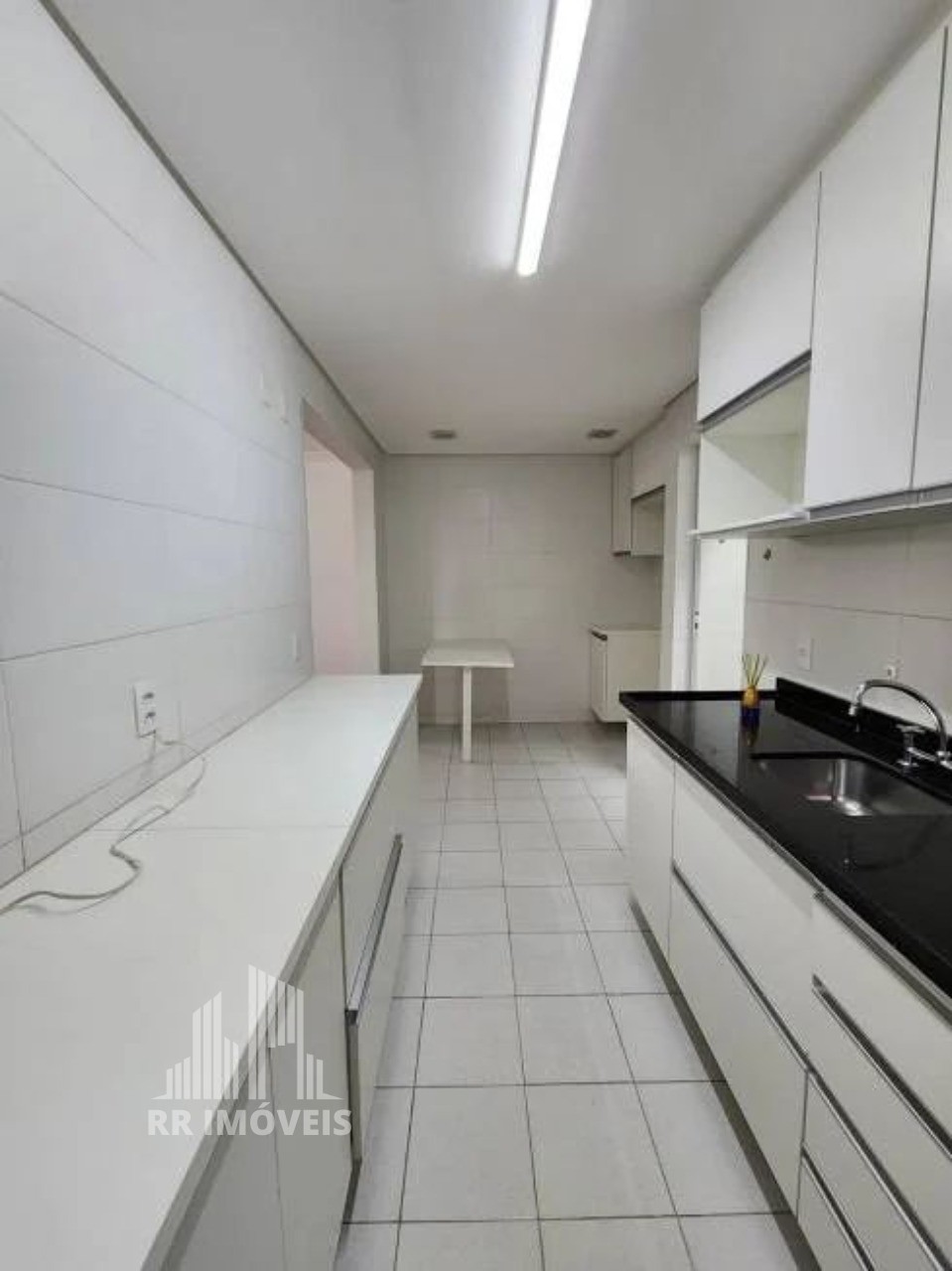 Apartamento à venda com 3 quartos, 107m² - Foto 8