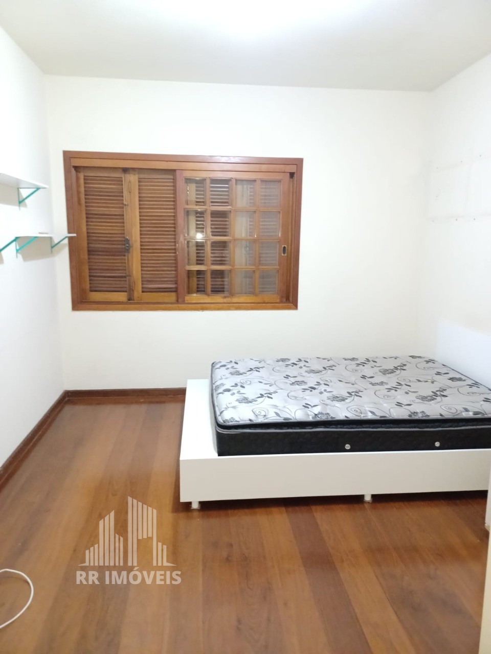 Casa para alugar com 4 quartos, 320m² - Foto 18