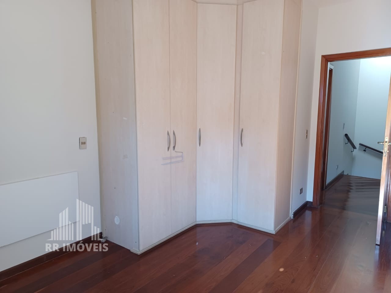 Casa para alugar com 4 quartos, 320m² - Foto 22