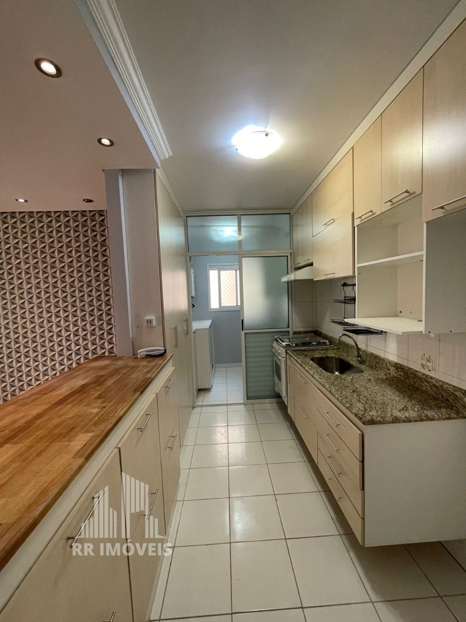 Apartamento à venda com 2 quartos, 80m² - Foto 2