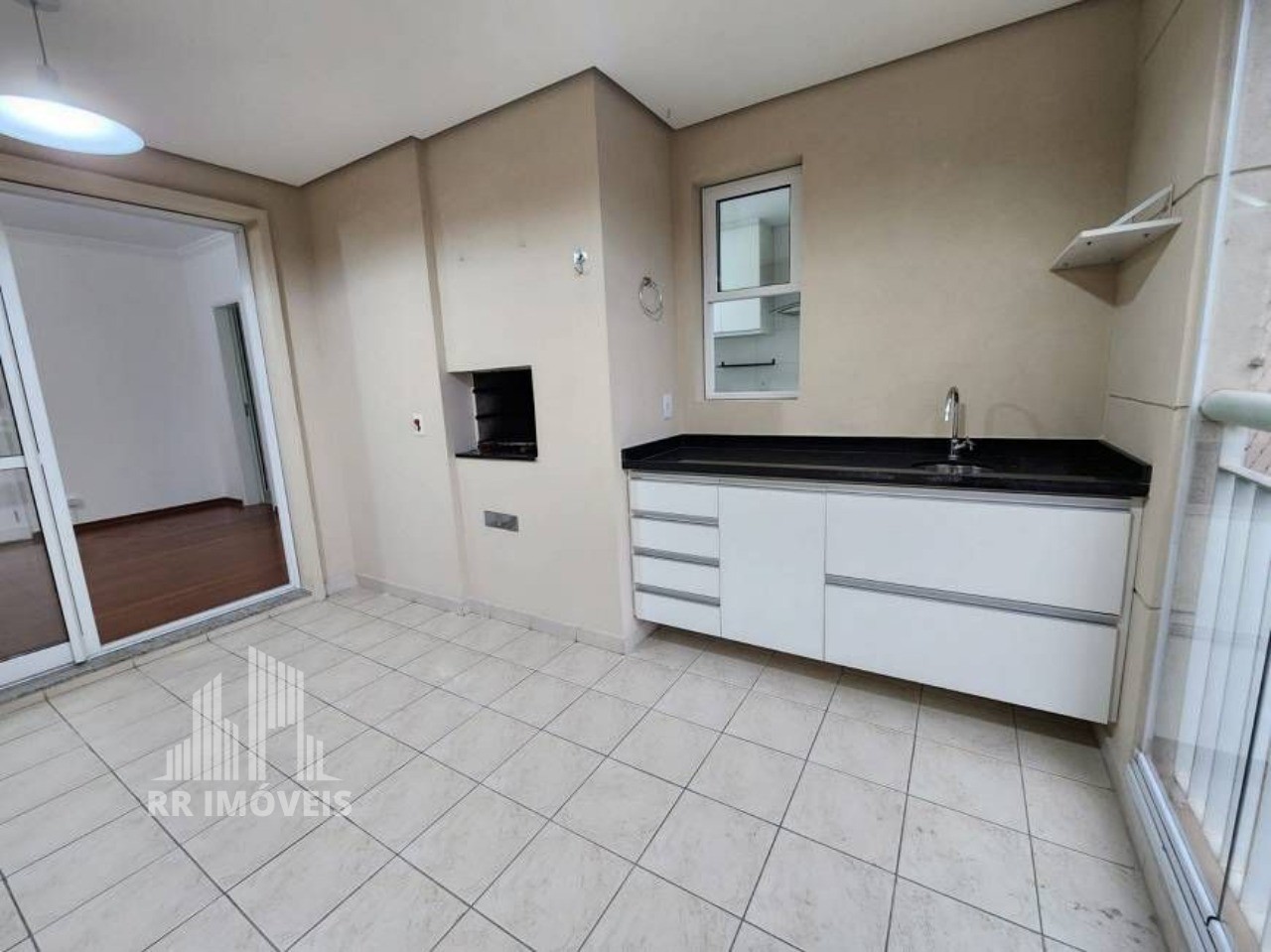 Apartamento à venda com 3 quartos, 107m² - Foto 2