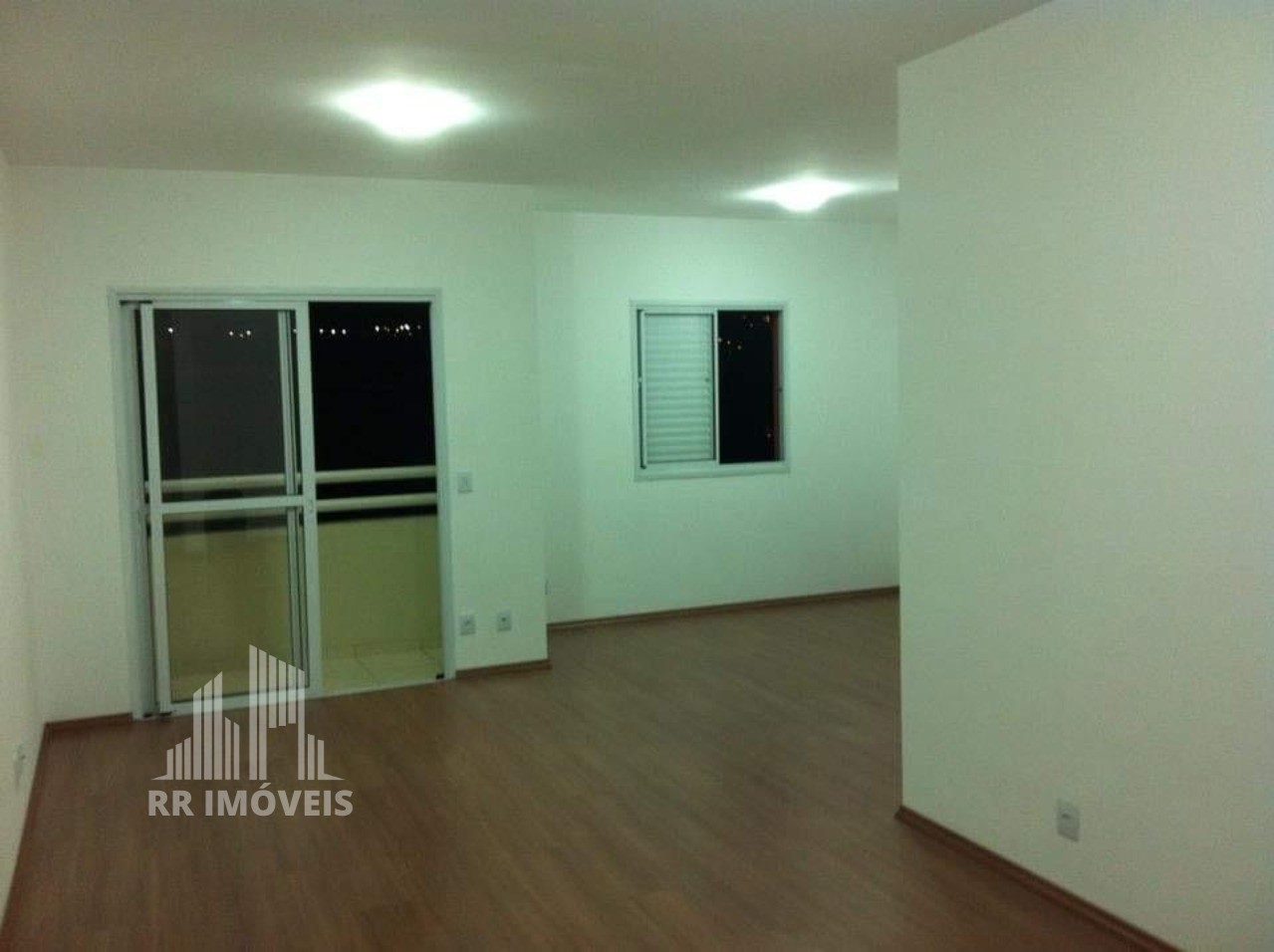 Apartamento à venda com 2 quartos, 73m² - Foto 4