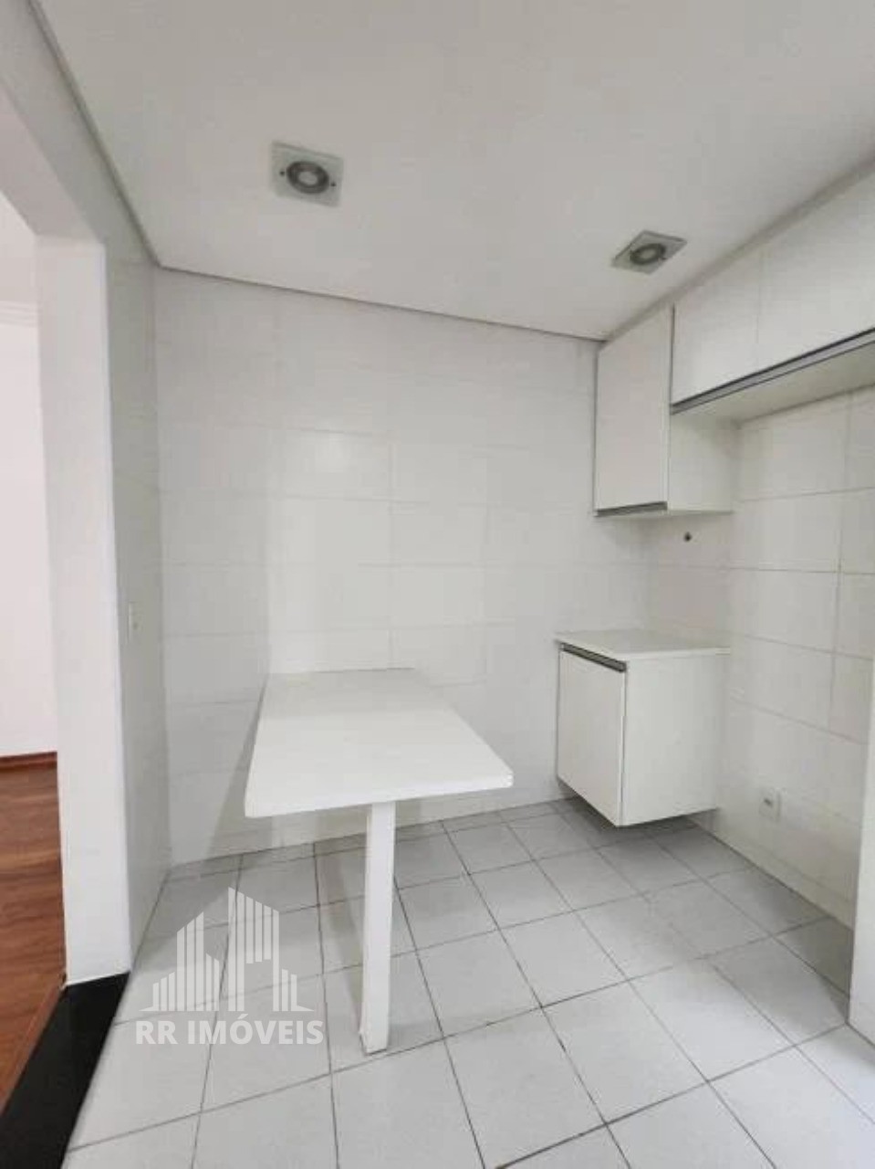 Apartamento à venda com 3 quartos, 107m² - Foto 9