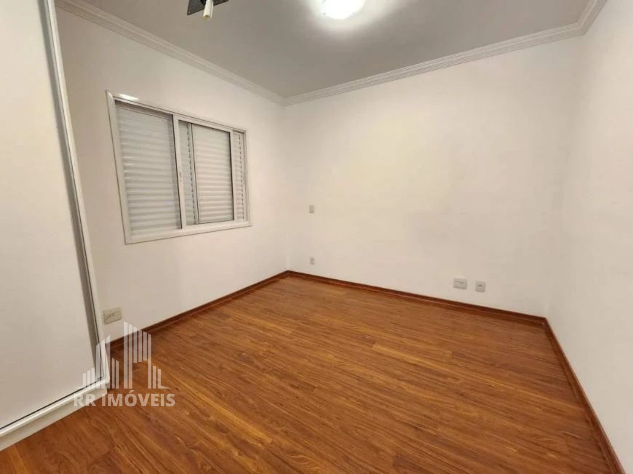 Apartamento à venda com 3 quartos, 107m² - Foto 18