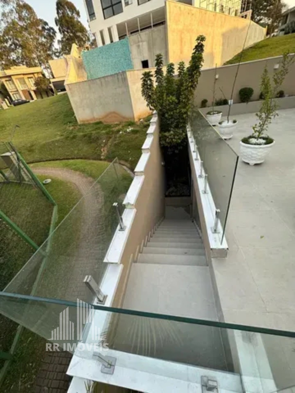 Casa à venda com 4 quartos, 323m² - Foto 5