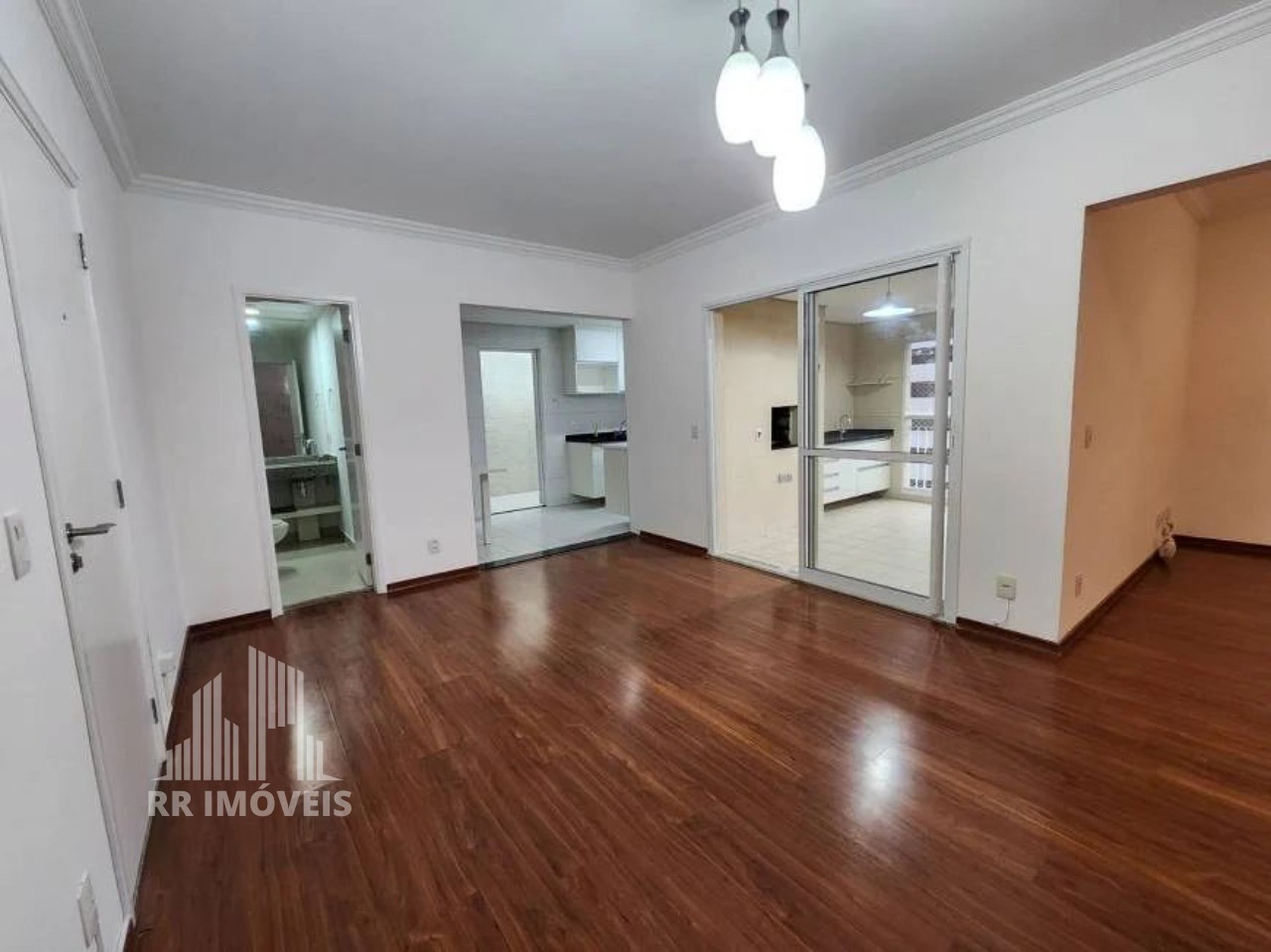 Apartamento à venda com 3 quartos, 107m² - Foto 1