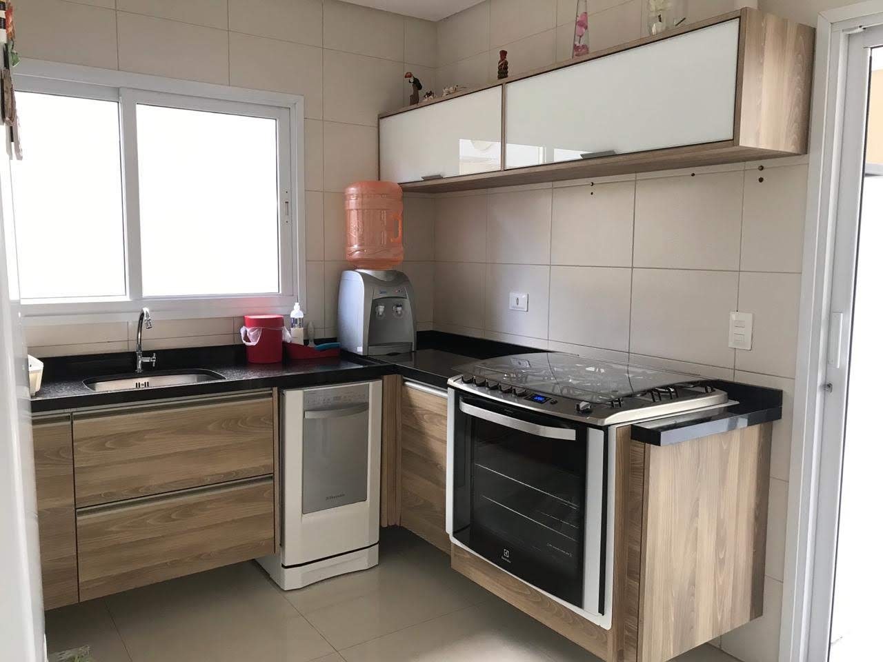 Casa à venda com 4 quartos, 240m² - Foto 5