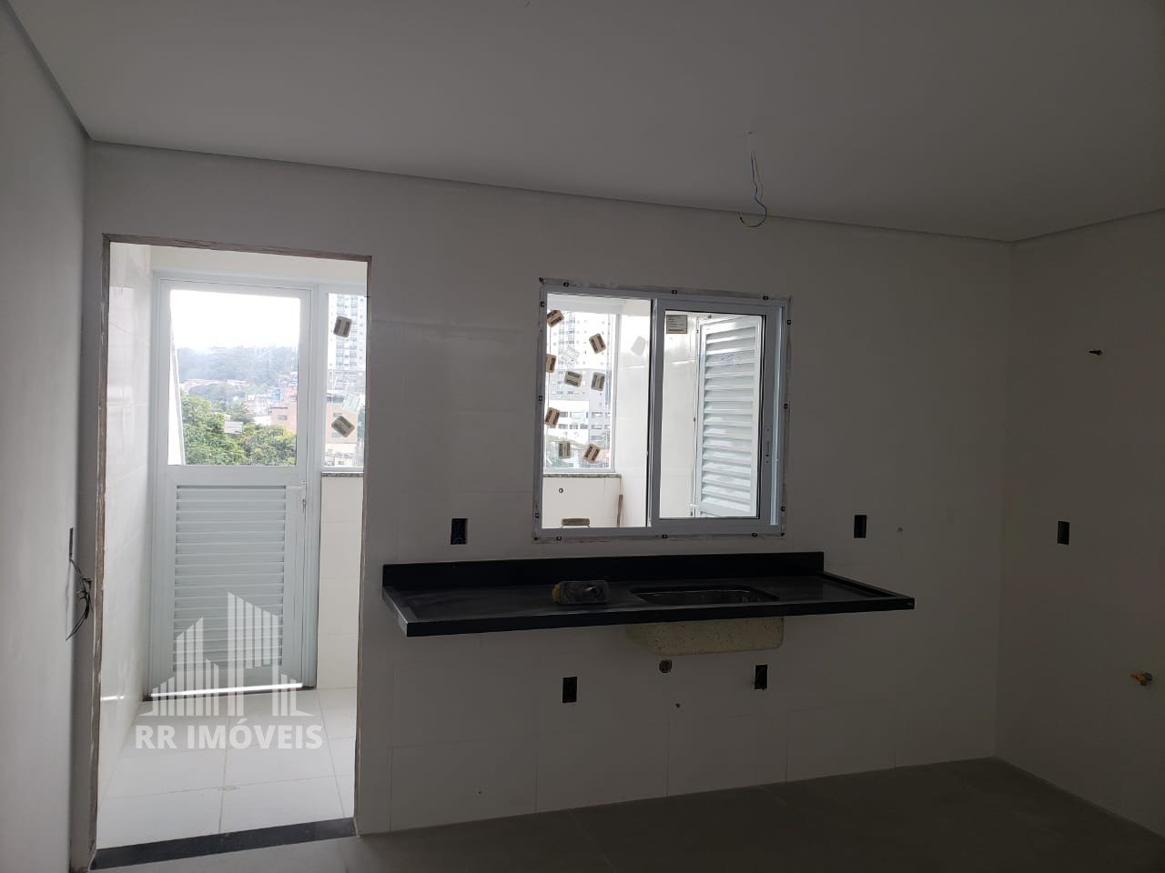 Casa à venda com 3 quartos, 180m² - Foto 2