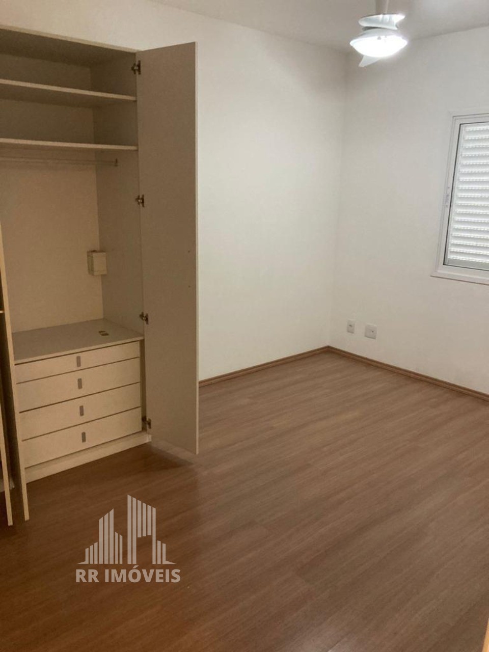 Apartamento à venda com 2 quartos, 79m² - Foto 9