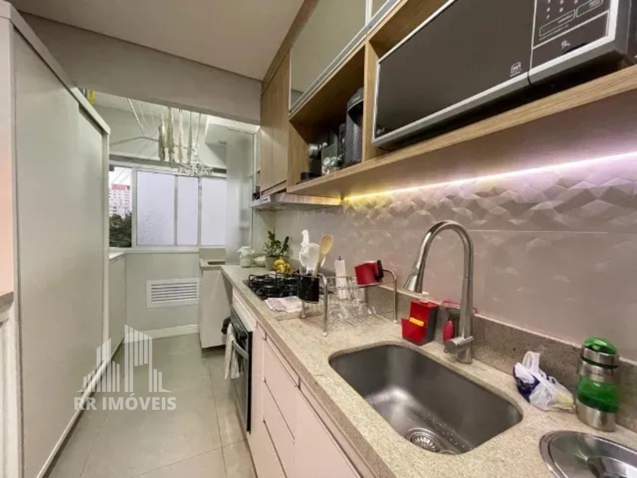 Apartamento à venda com 2 quartos, 67m² - Foto 3