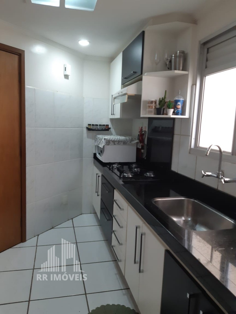 Apartamento à venda com 3 quartos, 75m² - Foto 3