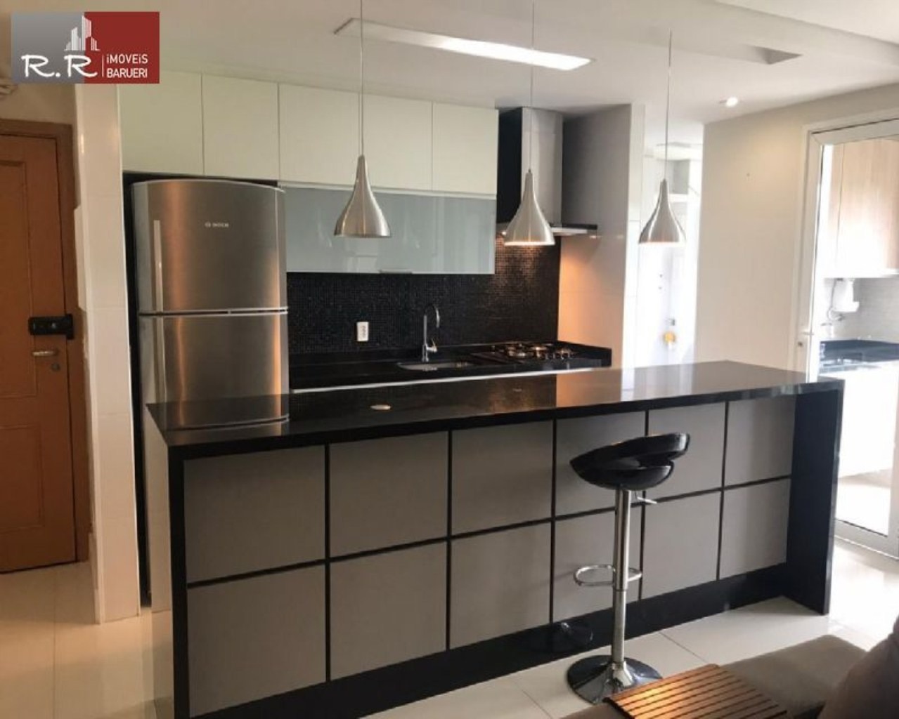 Apartamento à venda com 3 quartos, 94m² - Foto 2