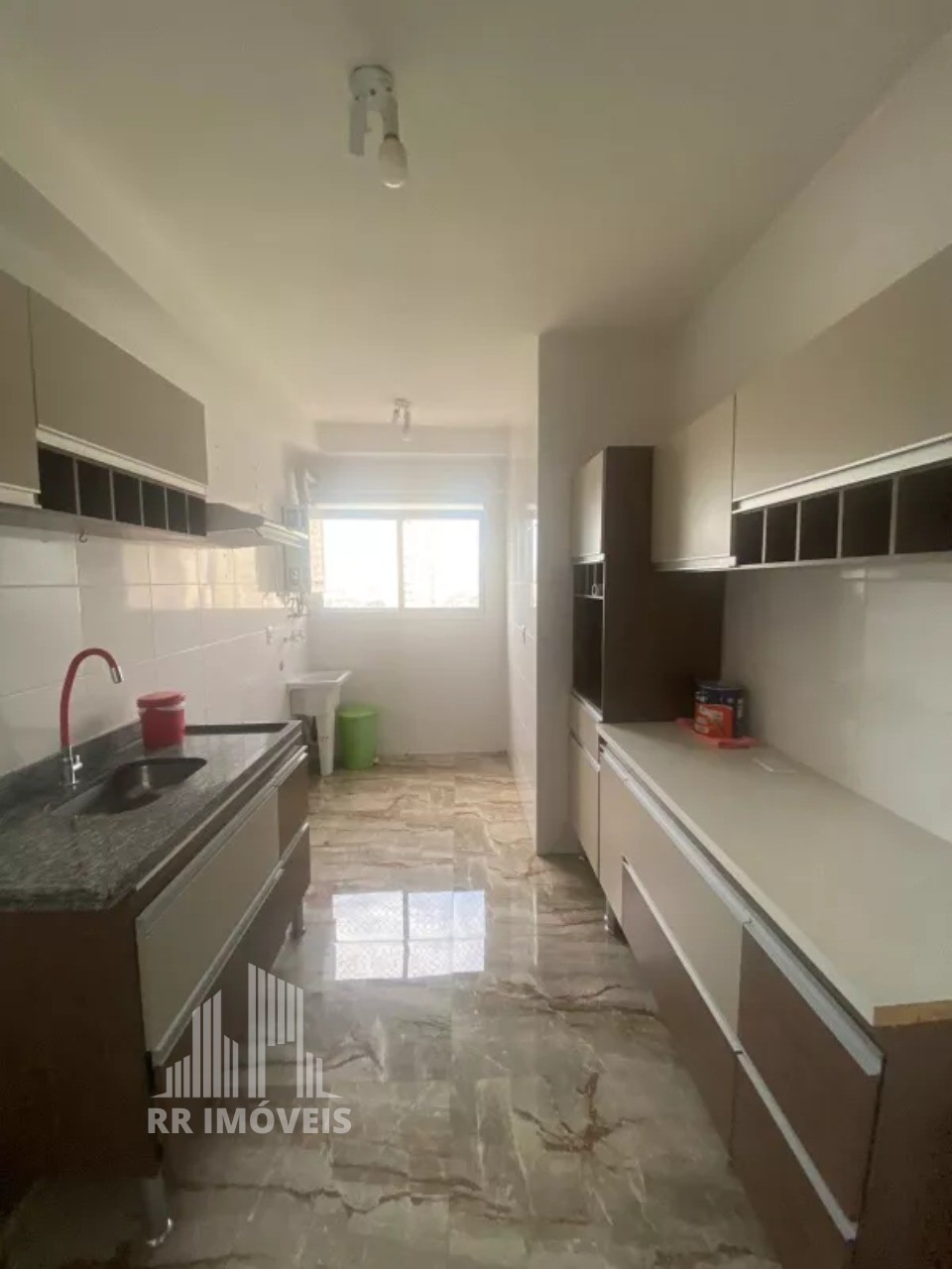 Apartamento à venda com 3 quartos, 69m² - Foto 2