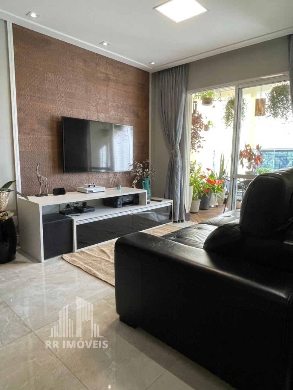 Apartamento à venda com 3 quartos, 87m² - Foto 1