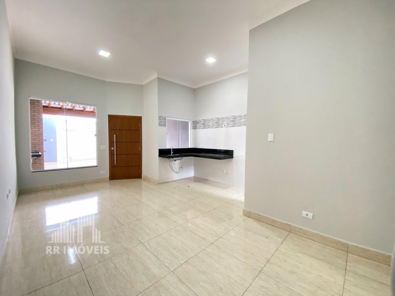 Casa à venda com 3 quartos, 95m² - Foto 1