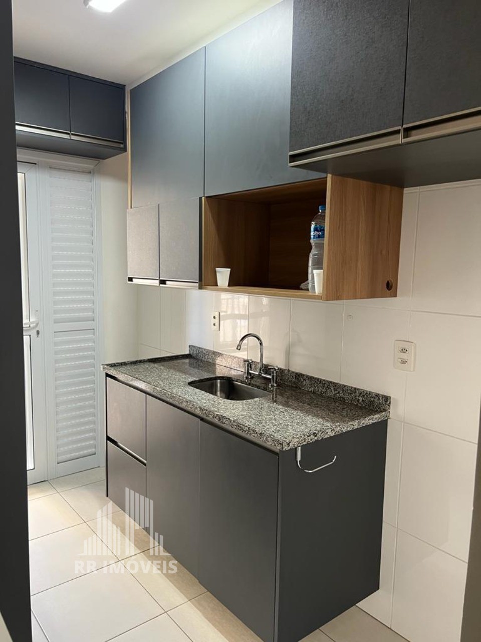 Apartamento à venda com 3 quartos, 73m² - Foto 1