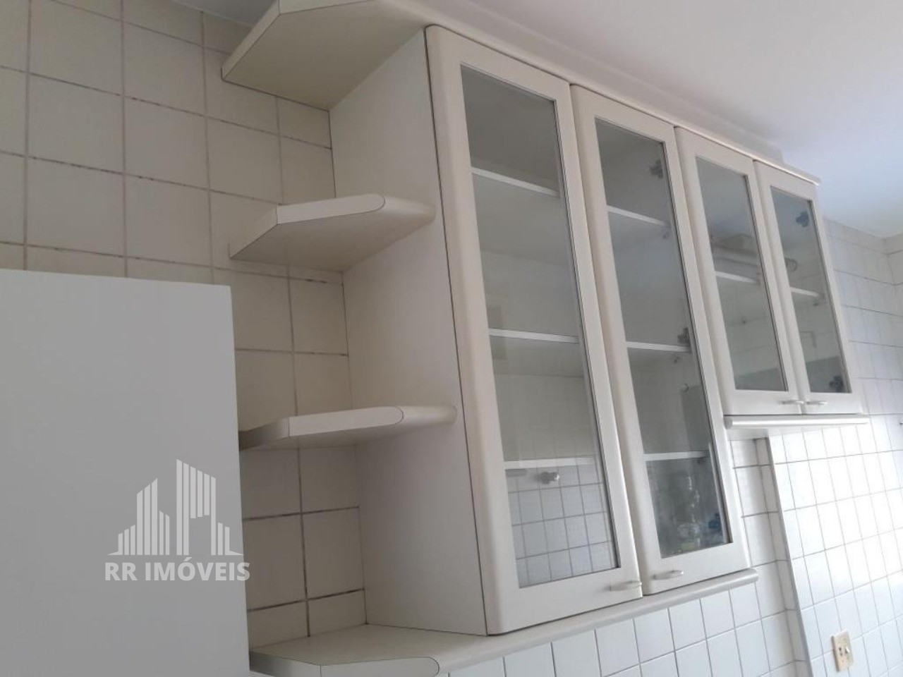 Apartamento para alugar com 3 quartos, 75m² - Foto 2