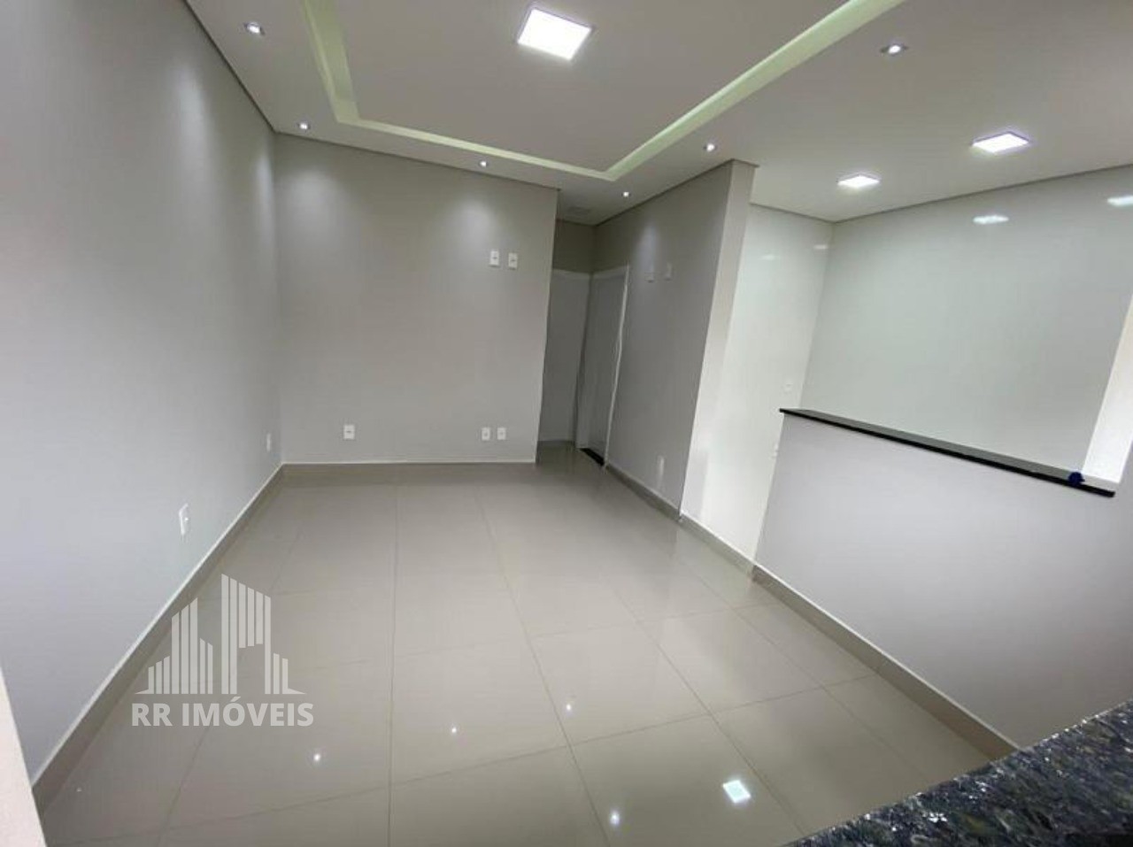 Apartamento à venda com 2 quartos, 80m² - Foto 4