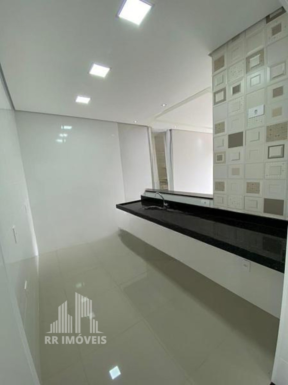 Apartamento à venda com 2 quartos, 80m² - Foto 1