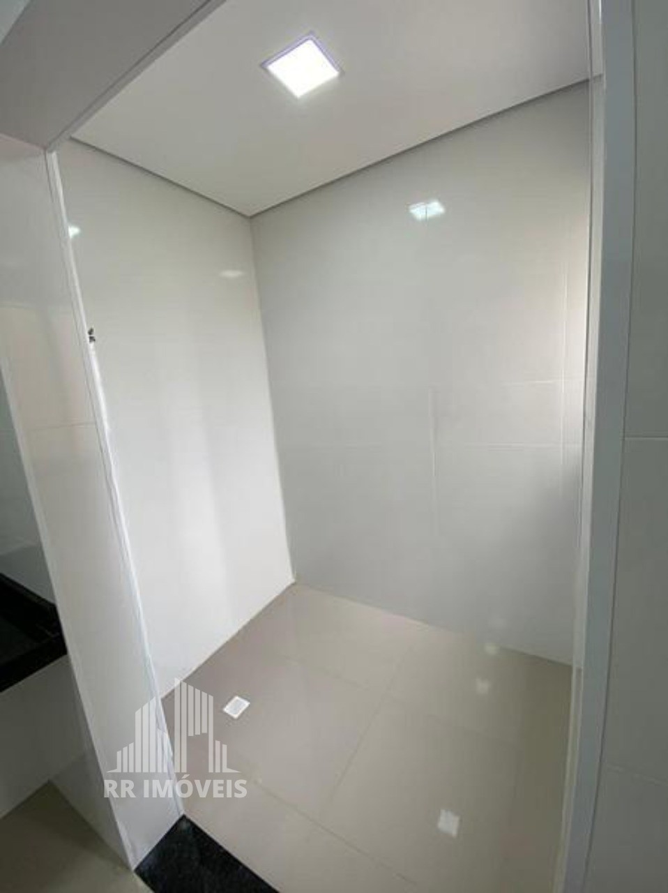 Apartamento à venda com 2 quartos, 80m² - Foto 3