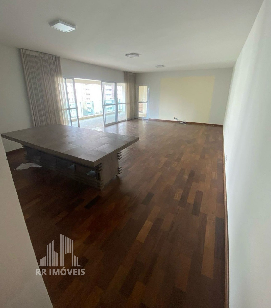 Apartamento à venda com 4 quartos, 212m² - Foto 5