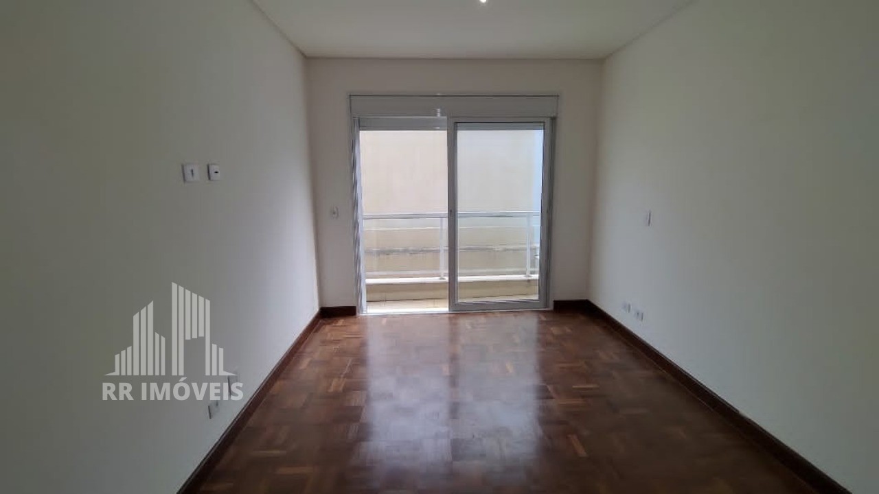 Casa à venda com 4 quartos, 430m² - Foto 13