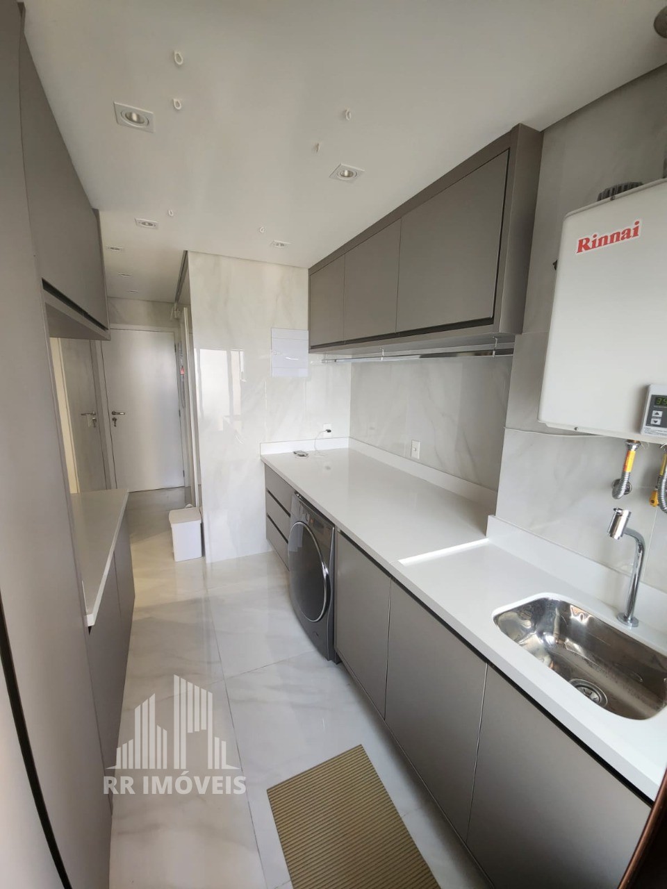 Apartamento à venda com 4 quartos, 228m² - Foto 11