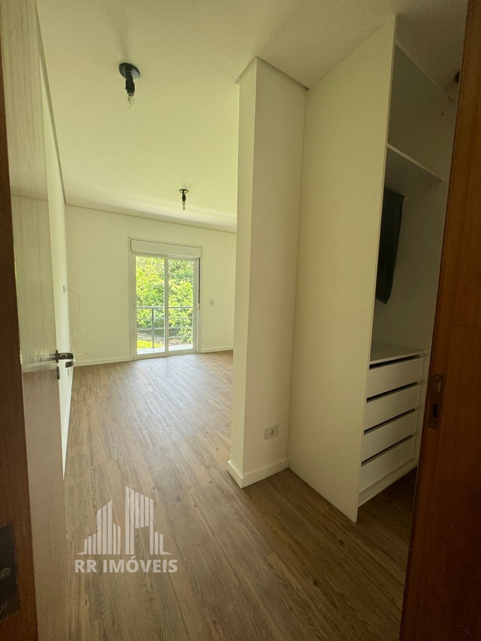 Casa à venda com 3 quartos, 299m² - Foto 5