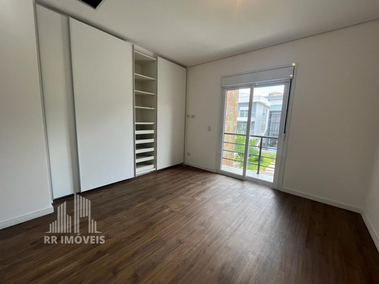 Casa à venda com 3 quartos, 299m² - Foto 7