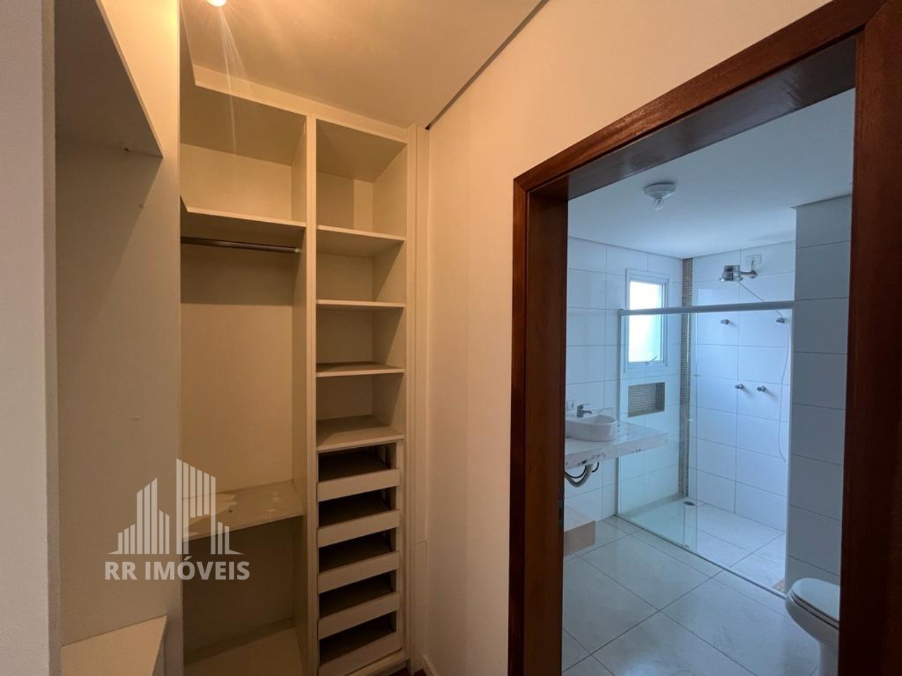 Casa à venda com 3 quartos, 299m² - Foto 9