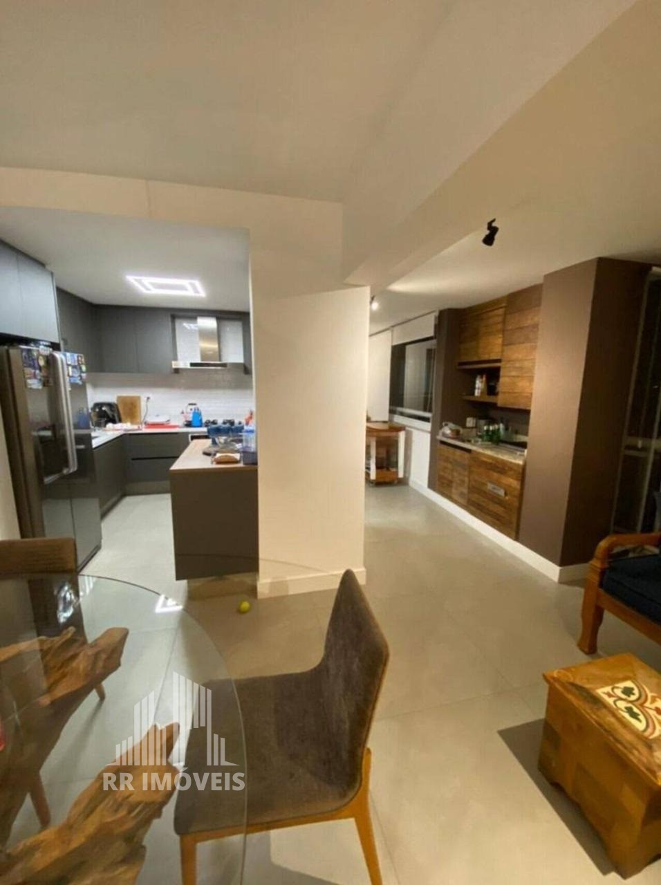 Apartamento à venda com 2 quartos, 155m² - Foto 2