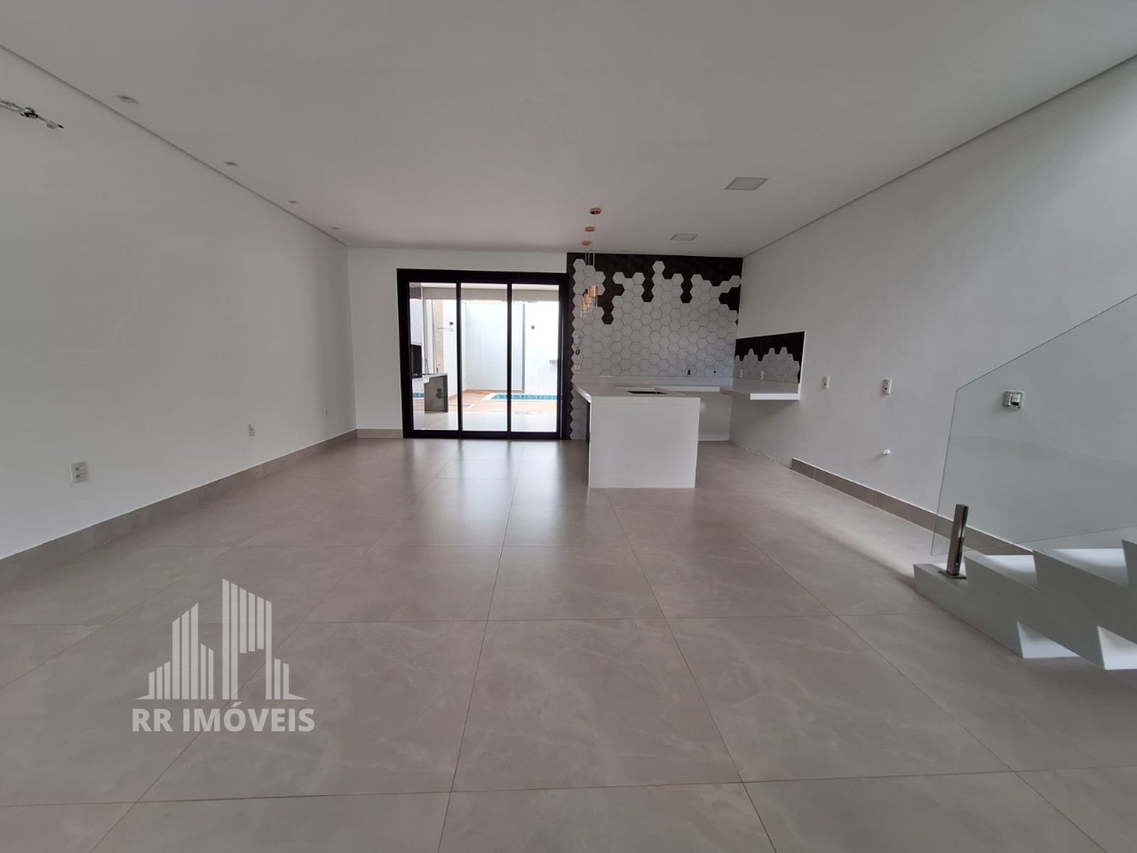 Casa à venda com 3 quartos, 188m² - Foto 4