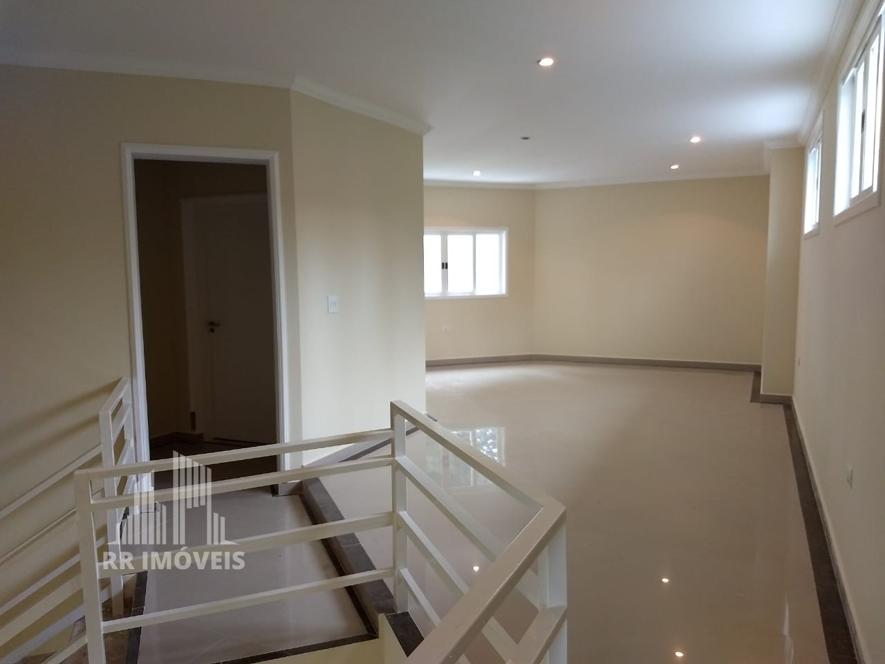 Casa à venda com 4 quartos, 350m² - Foto 8