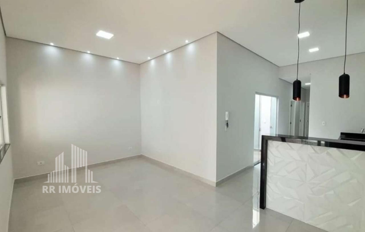 Casa à venda com 3 quartos, 108m² - Foto 1