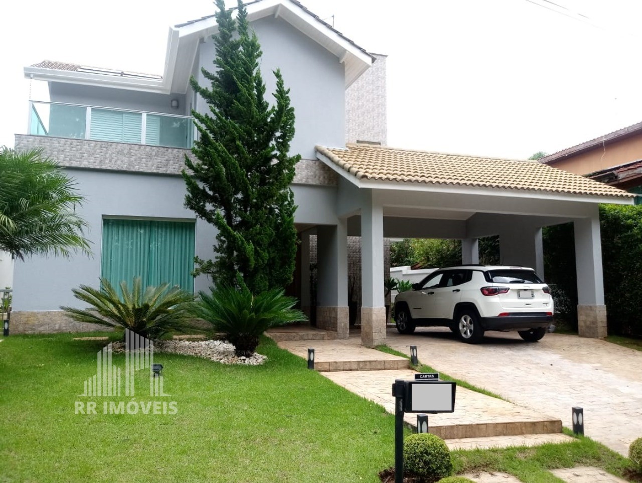 Casa à venda com 3 quartos, 300m² - Foto 1