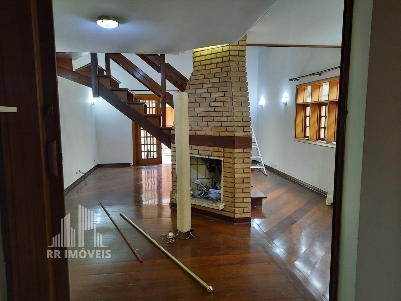 Casa à venda com 3 quartos, 300m² - Foto 3