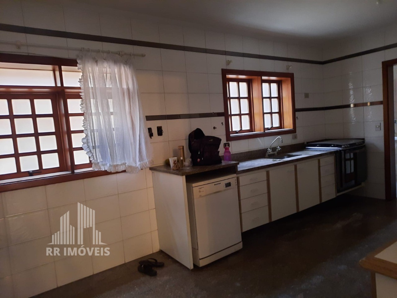 Casa à venda com 3 quartos, 300m² - Foto 7